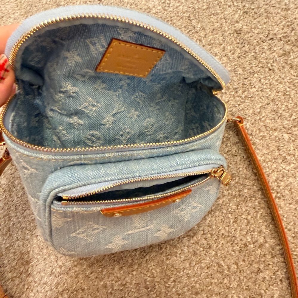 Louis Vuitton Light Blue Monogram Crossbody Bag - Picture 3 of 3